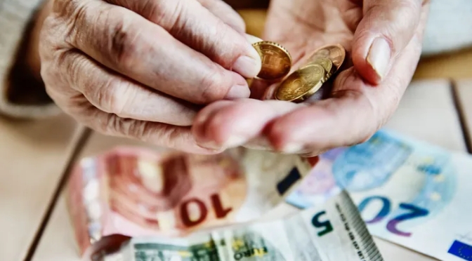 France : les retraites n’augmenteront pas de 4 % ce mardi 9 août comme prévu!